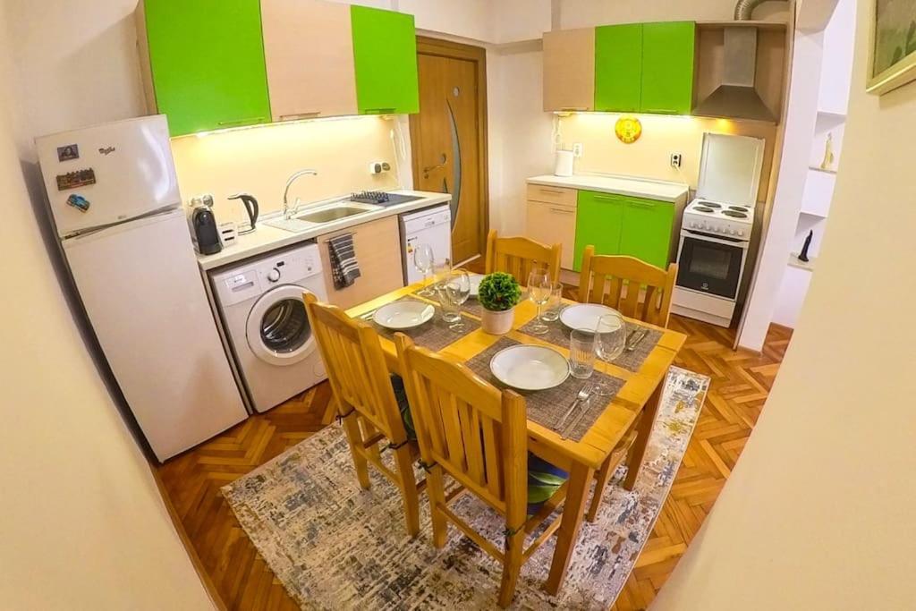 The Green Apartment In The Heart Of Old Sofia 1Bdr 외부 사진